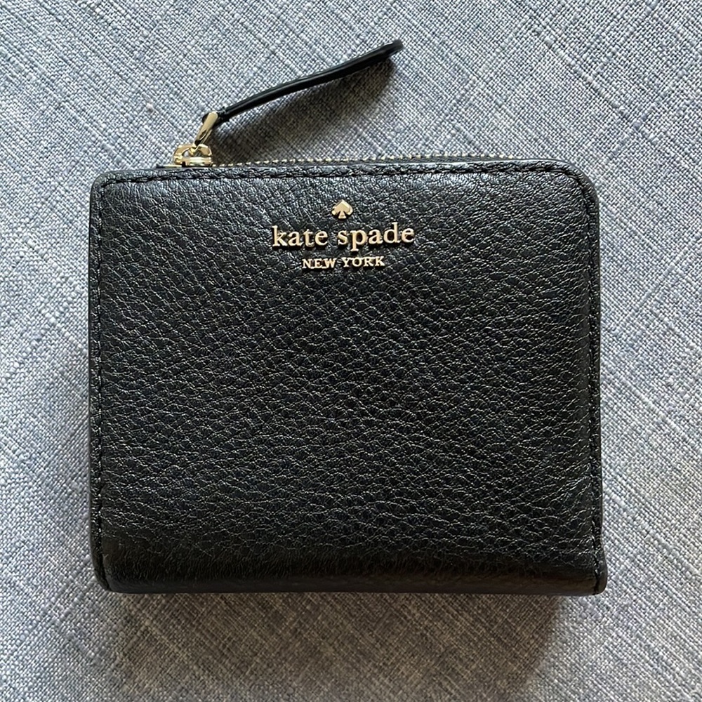 Kate Spade Jackson Small No Window L-Zip Bifold Wallet Black Pebble Lea